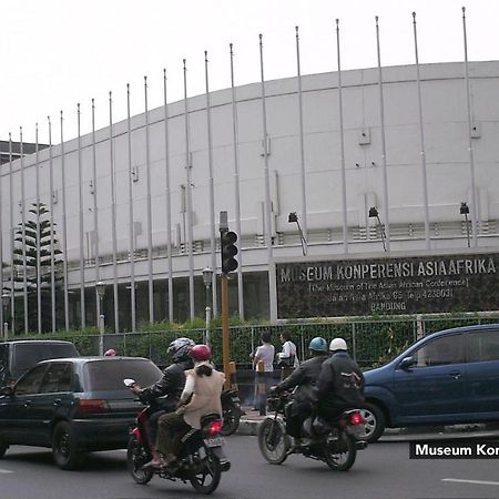 Bantal Guling Alun Alun Bandung Hotel Exterior foto
